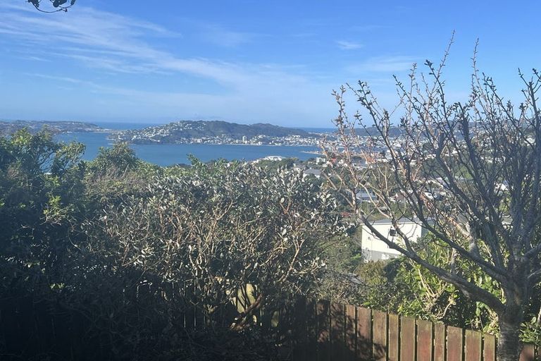 Photo of property in 1 Rajputana Way, Khandallah, Wellington, 6035