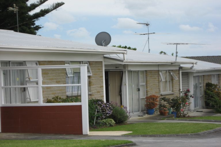 Photo of property in 4 Grierson Place, Pukekohe, 2120