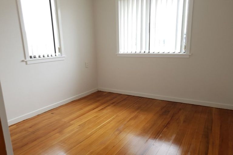 Photo of property in 3 Springs Road, Parakai, 0830