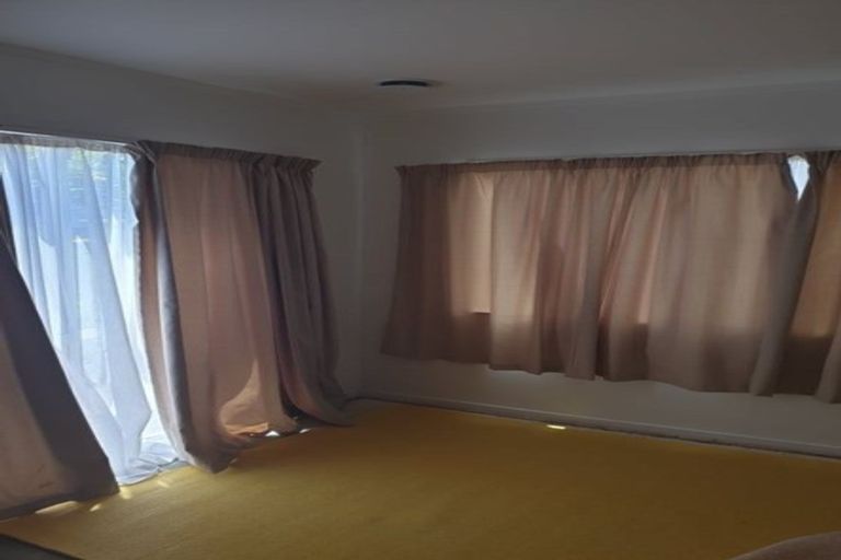 Photo of property in 1/2 Tainui Terrace, Mangere Bridge, Auckland, 2022