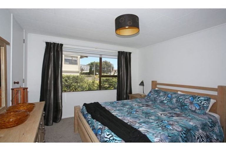 Photo of property in 22 Cordyline Road, Port Waikato, Tuakau, 2695