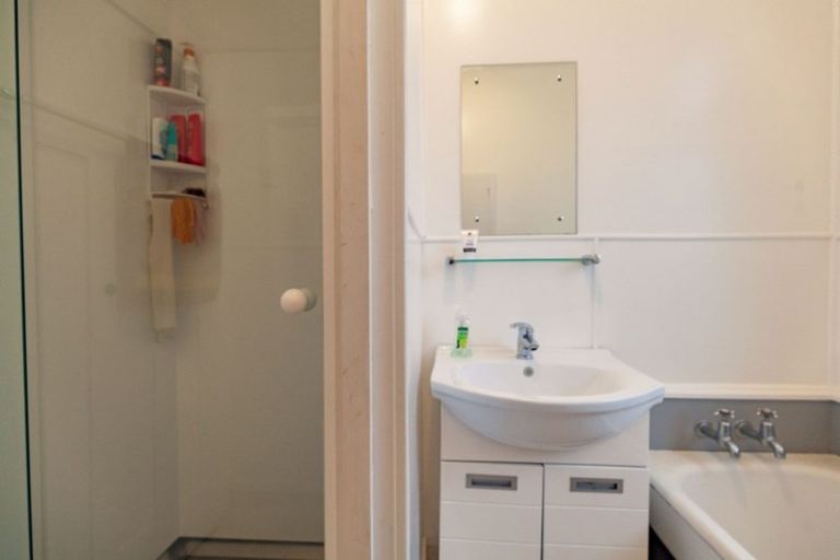 Photo of property in 64 Selwyn Street, Somerfield, Christchurch, 8024