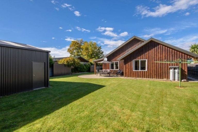 Photo of property in 16 Frye Crescent, Albert Town, Wanaka, 9305