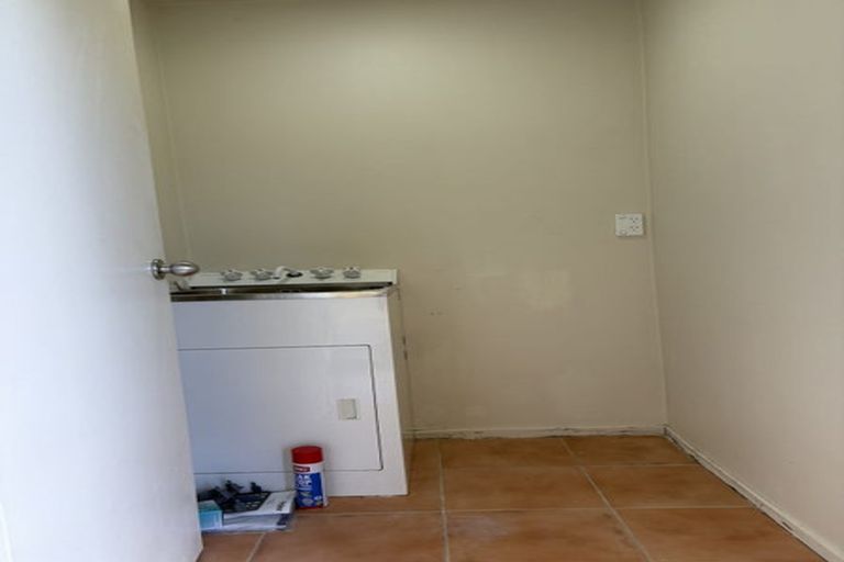 Photo of property in 34a Bronzewing Terrace, Unsworth Heights, Auckland, 0632