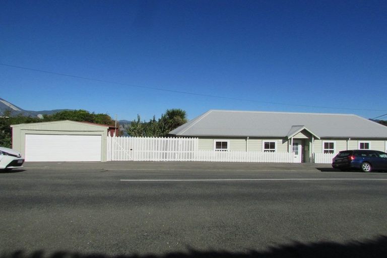 Photo of property in 66 Oxford Street, Lyttelton, 8082
