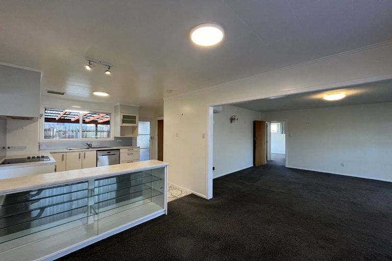 Photo of property in 1 Evelyn Place, Welbourn, New Plymouth, 4310