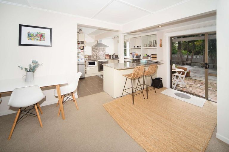 Photo of property in 96 Calliope Road, Stanley Point, Auckland, 0624