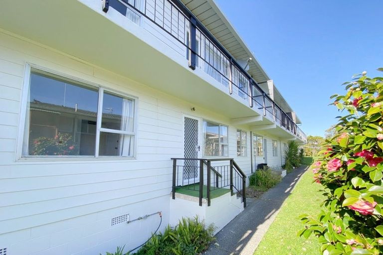 Photo of property in 8/6 Eden View Road, Sandringham, Auckland, 1025