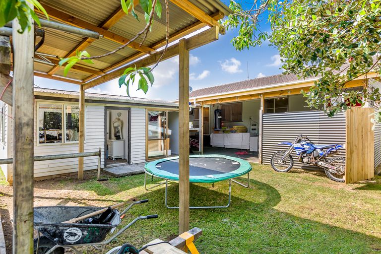 Photo of property in 12 Avro Place, Mangere, Auckland, 2022