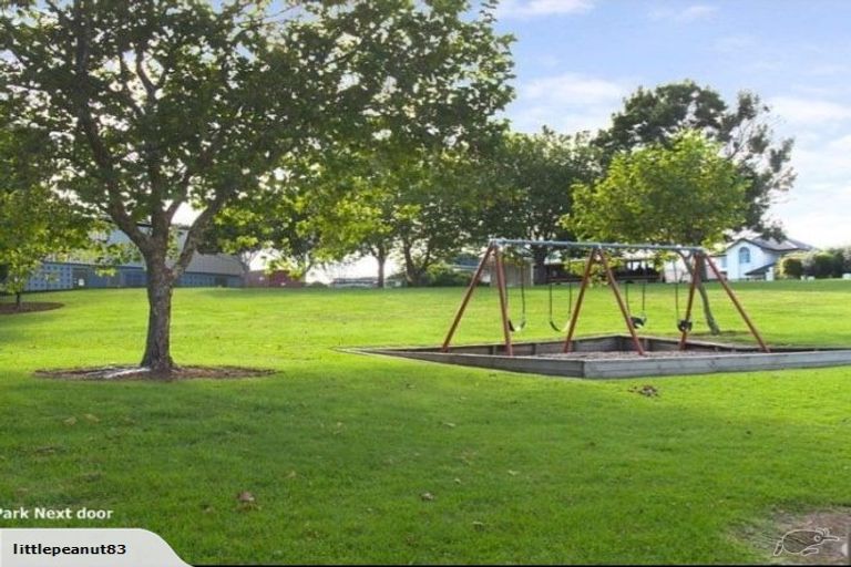 Photo of property in 72 Kurnell Drive, Botany Downs, Auckland, 2010