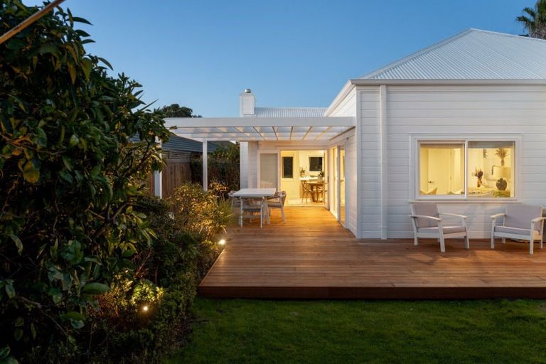 Photo of property in 77 Kahira Crescent, Papamoa Beach, Papamoa, 3118