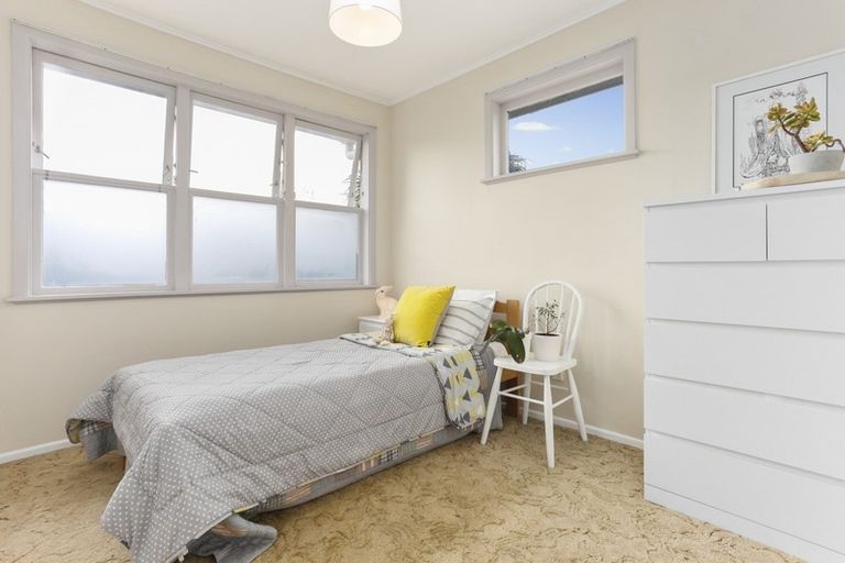 Photo of property in 17 Kapuka Road, Mangere Bridge, Auckland, 2022