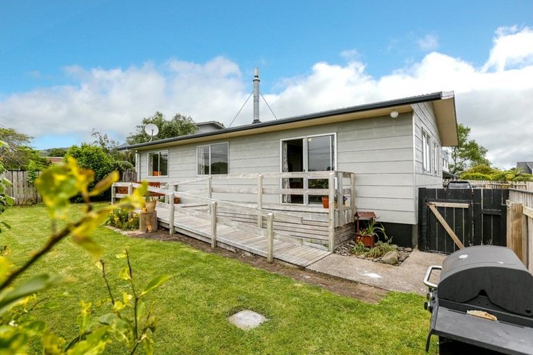 Photo of property in 112a Wairau Road, Oakura, 4314