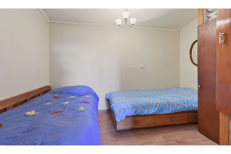 Photo of property in 7 Maraetai Place, Port Waikato, Tuakau, 2695