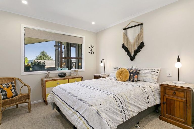 Photo of property in 5 Tobin Place, Richmond Heights, Taupo, 3330