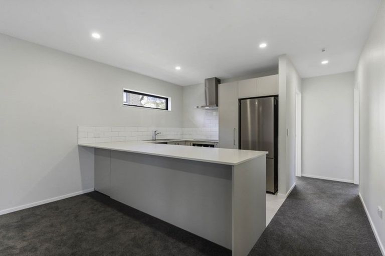 Photo of property in 41 Kingdale Road, Henderson, Auckland, 0610