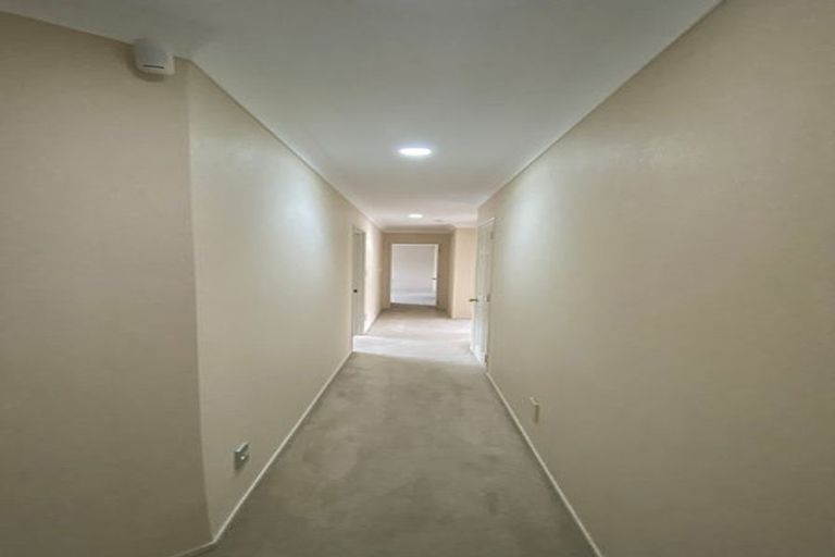 Photo of property in 10 Mullagh Place, East Tamaki Heights, Auckland, 2016