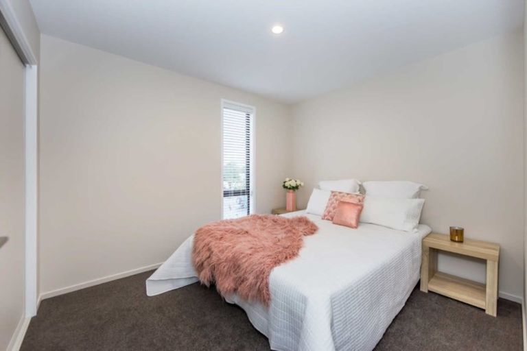 Photo of property in 2/21 Hills Road, Edgeware, Christchurch, 8013