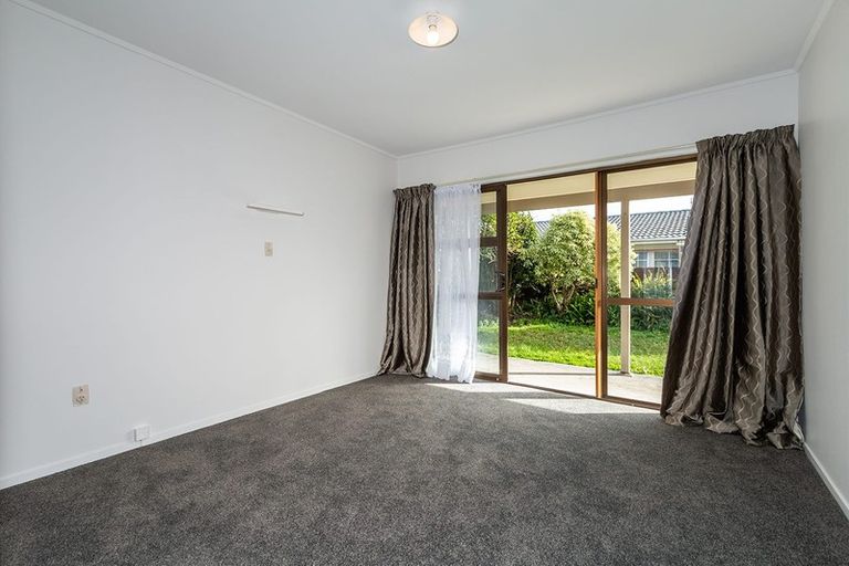 Photo of property in 17 Ti Nana Crescent, Henderson, Auckland, 0610