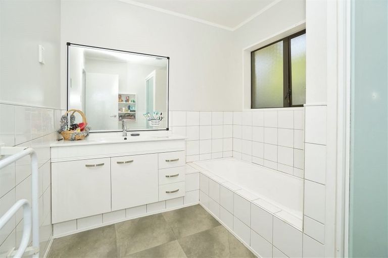 Photo of property in 195 Pukete Road, Pukete, Hamilton, 3200