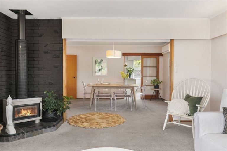 Photo of property in 14 Jonathan Place, Sunnynook, Auckland, 0620