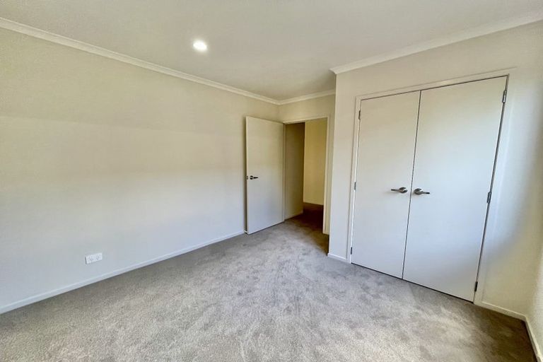 Photo of property in 18 Akeake Lane, Manurewa, Auckland, 2102
