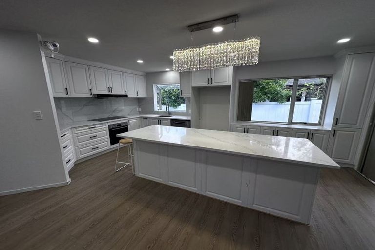 Photo of property in 41a Lynwood Road, New Lynn, Auckland, 0600