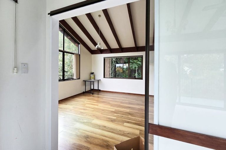 Photo of property in 27 Burns Road, Hospital Hill, Napier, 4110