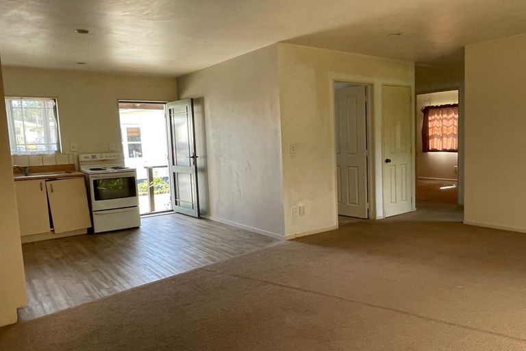 Photo of property in 346 Henderson Valley Road, Henderson Valley, Auckland, 0612