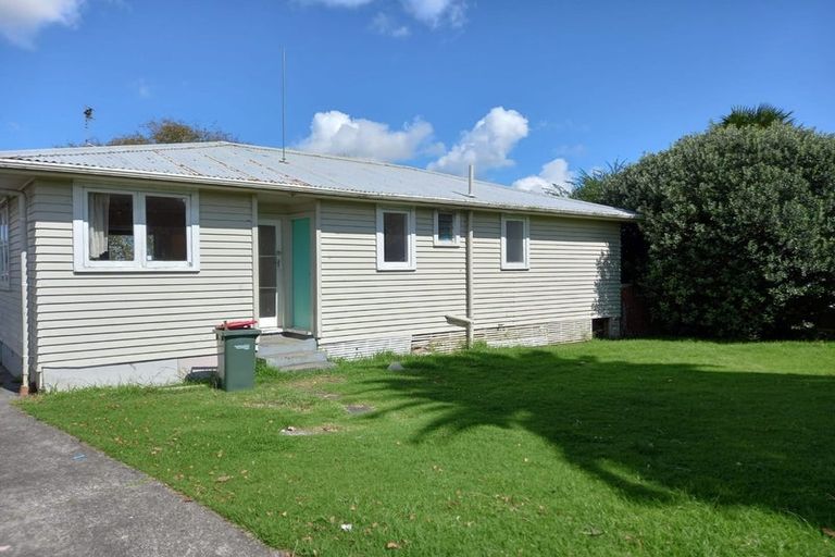 Photo of property in 1 Tairere Crescent, Rosehill, Papakura, 2113