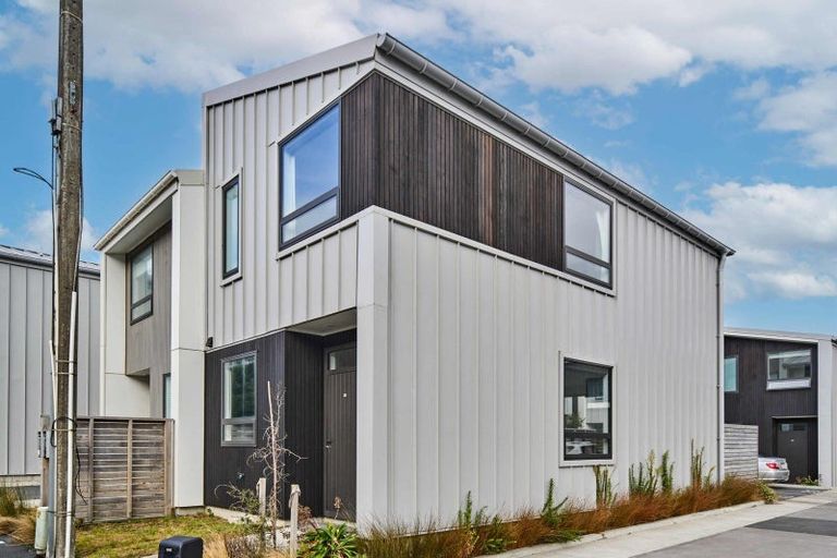 Photo of property in 2b Mamari Street, Rongotai, Wellington, 6022