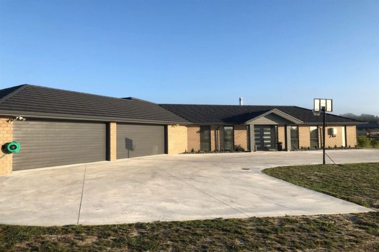 Photo of property in 3 Clover Close, Matangi, Hamilton, 3283