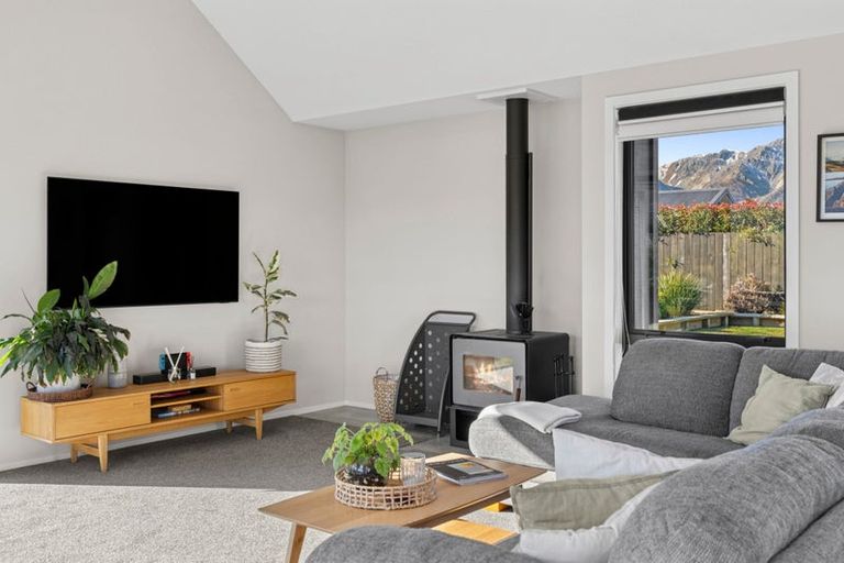 Photo of property in 16 Sentinel Drive, Lake Hawea, 9382