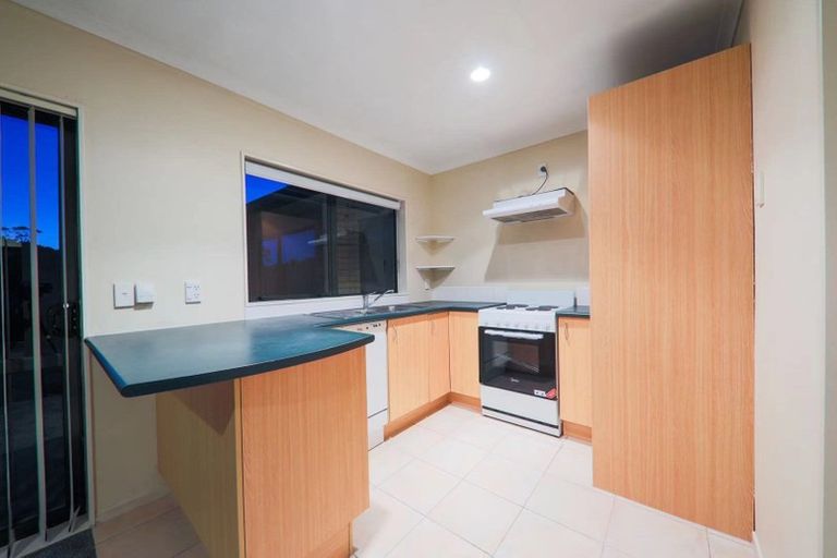 Photo of property in 9 Ballintra Close, Pinehill, Auckland, 0632