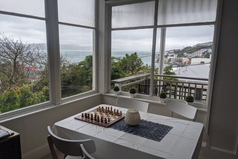 Photo of property in 10b Oriental Terrace, Mount Victoria, Wellington, 6011