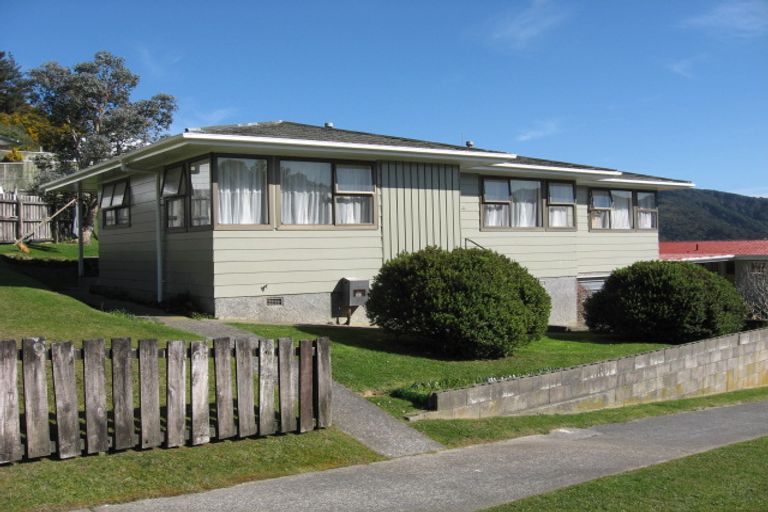Photo of property in 52 Castlerea Street, Wainuiomata, Lower Hutt, 5014