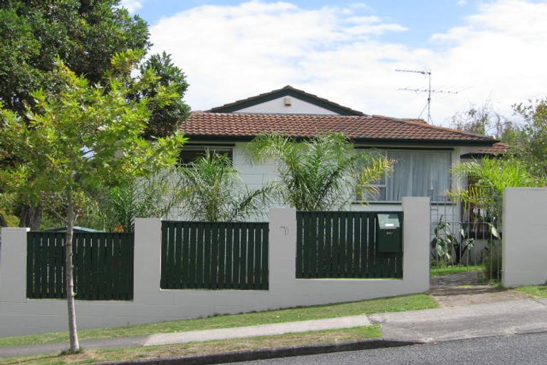 Photo of property in 90 Weatherly Road, Torbay, Auckland, 0630