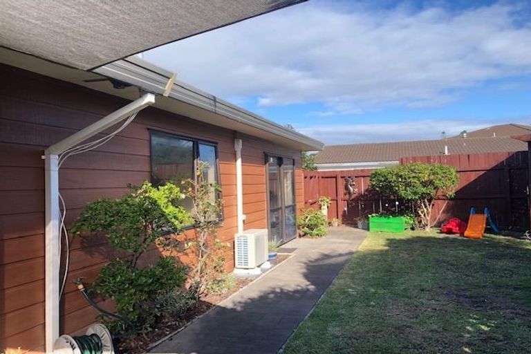 Photo of property in 8b Hayley Grove, Papamoa Beach, Papamoa, 3118