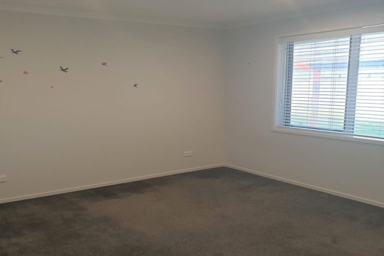 Photo of property in 54 Harbour Crest Drive, Waiuku, 2123