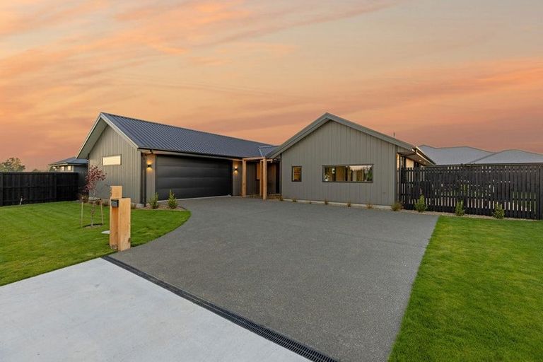 Photo of property in 27 Pentecost Road, Rangiora, 7400