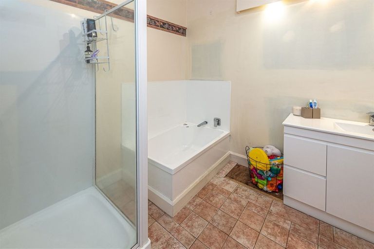 Photo of property in 99 Mount View Road, Bastia Hill, Whanganui, 4500