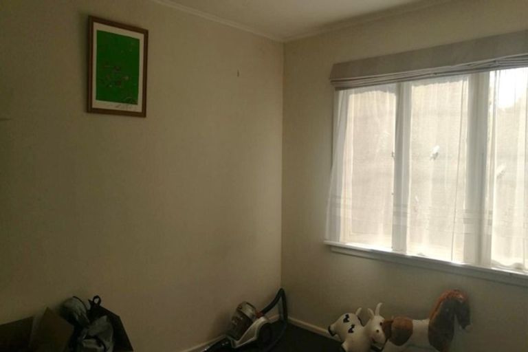 Photo of property in 77 Hoani Street, Northcote, Christchurch, 8052