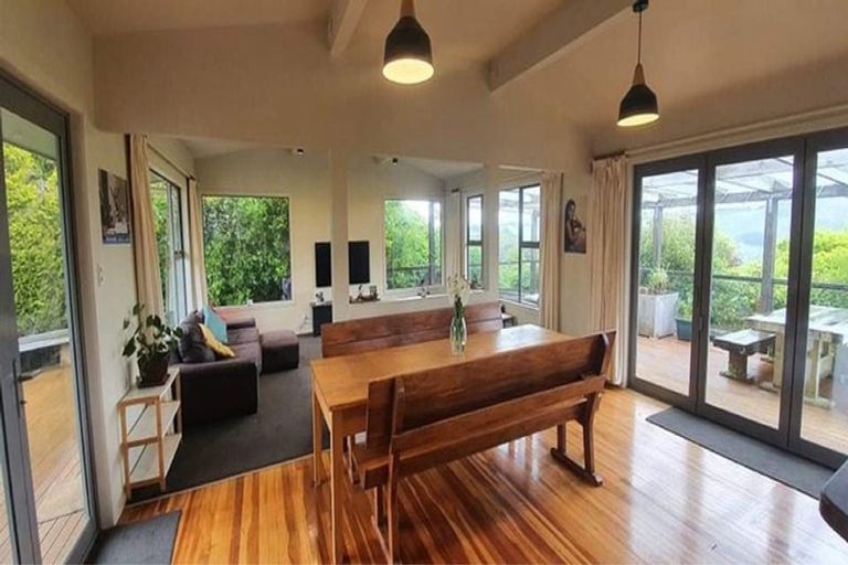 Photo of property in 17 Wattle Grove, Maungaraki, Lower Hutt, 5010