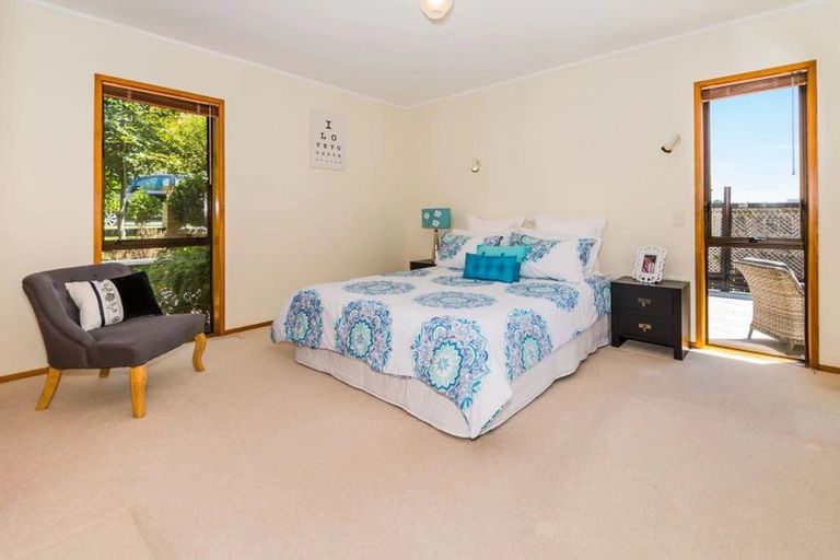 Photo of property in 2/56 Galaxy Drive, Mairangi Bay, Auckland, 0630