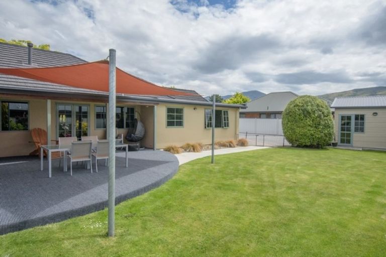Photo of property in 37 Cairnmuir Crescent, Cromwell, 9310