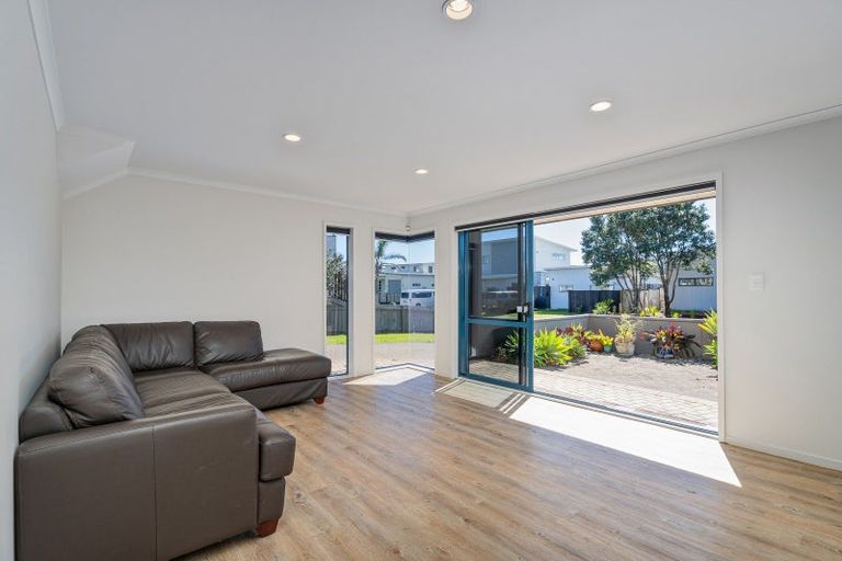 Photo of property in 106 Corokia Place, Matarangi, Whitianga, 3592