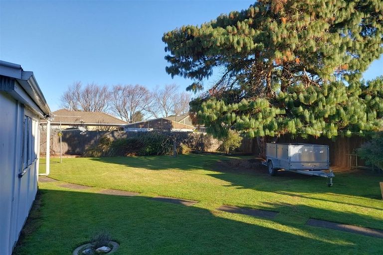 Photo of property in 84 Farquhars Road, Redwood, Christchurch, 8051