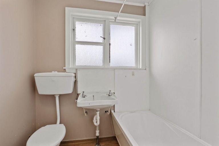 Photo of property in 7 Hooker Avenue, Bryndwr, Christchurch, 8053