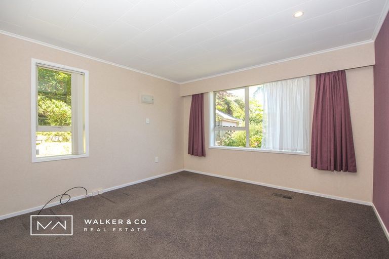 Photo of property in 9 Zeala Grove, Stokes Valley, Lower Hutt, 5019