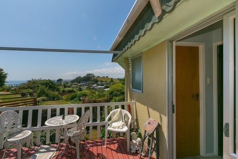 Photo of property in 1/4 Scott Street, Moturoa, New Plymouth, 4310